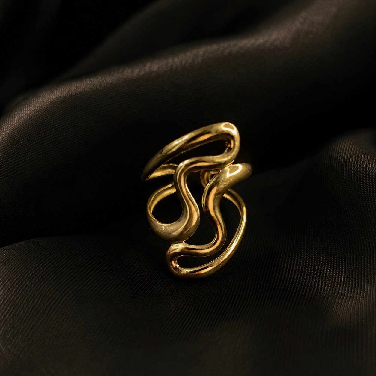 FLOW Sculpted Gold Ring