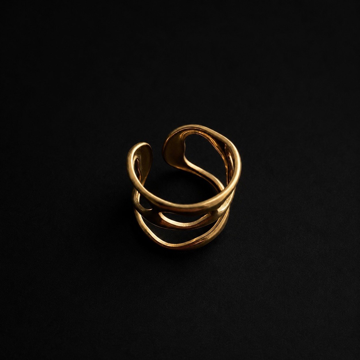 MOLTEN Sculpted Gold Ring - Image 2