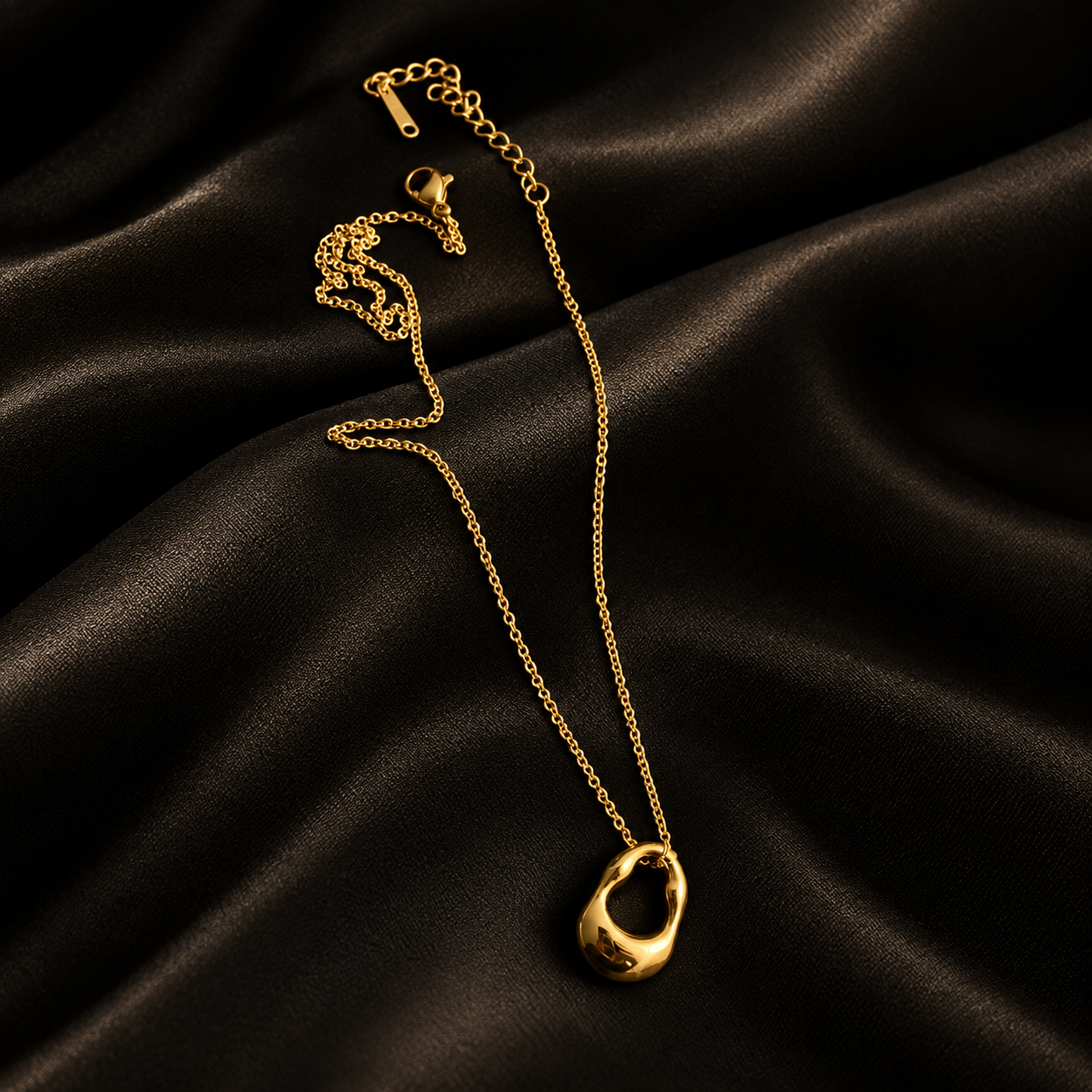 HALO Gold Pendant Chain - Image 2