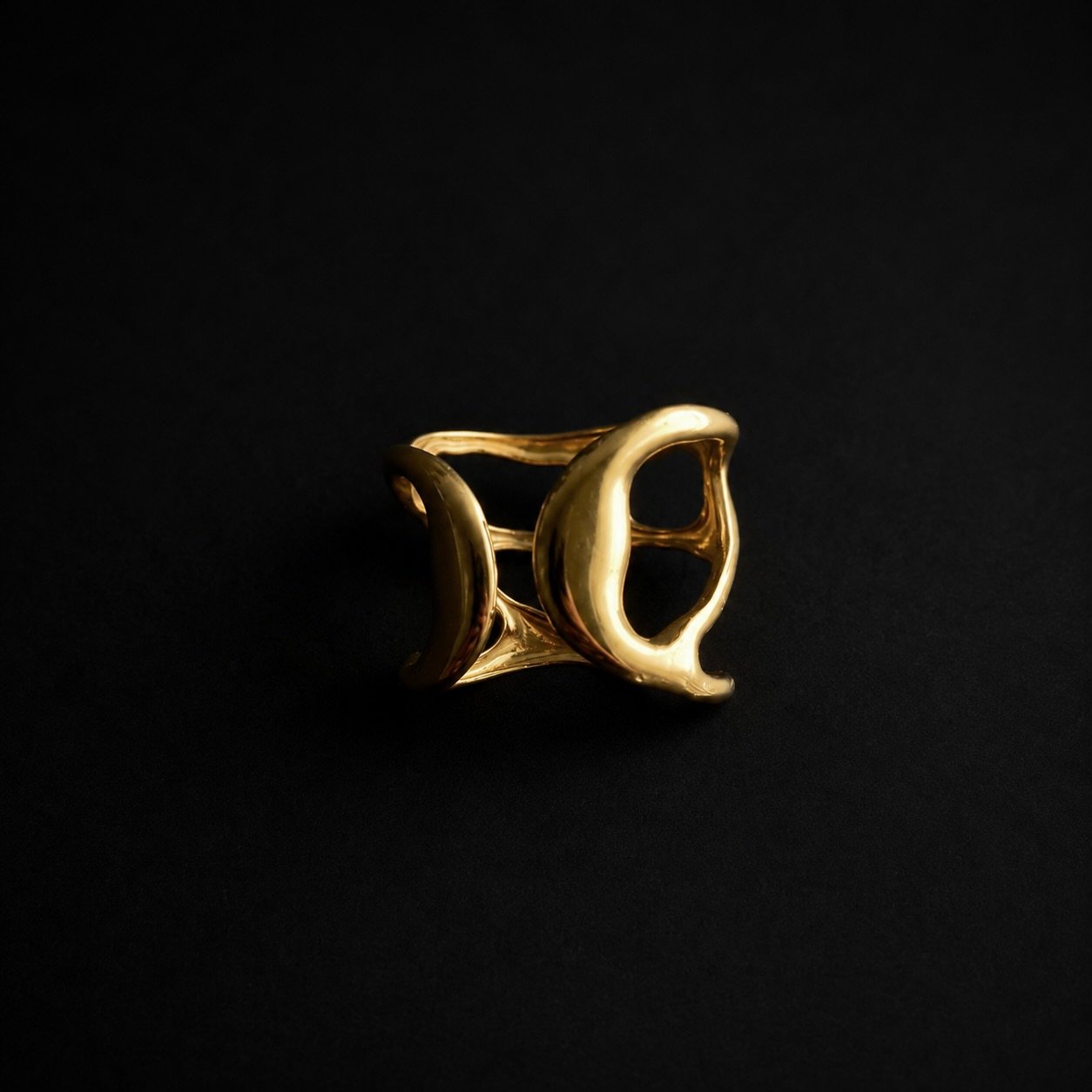 MOLTEN Sculpted Gold Ring - Image 3