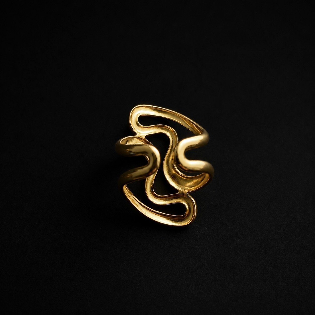 FLOW Sculpted Gold Ring - Image 3